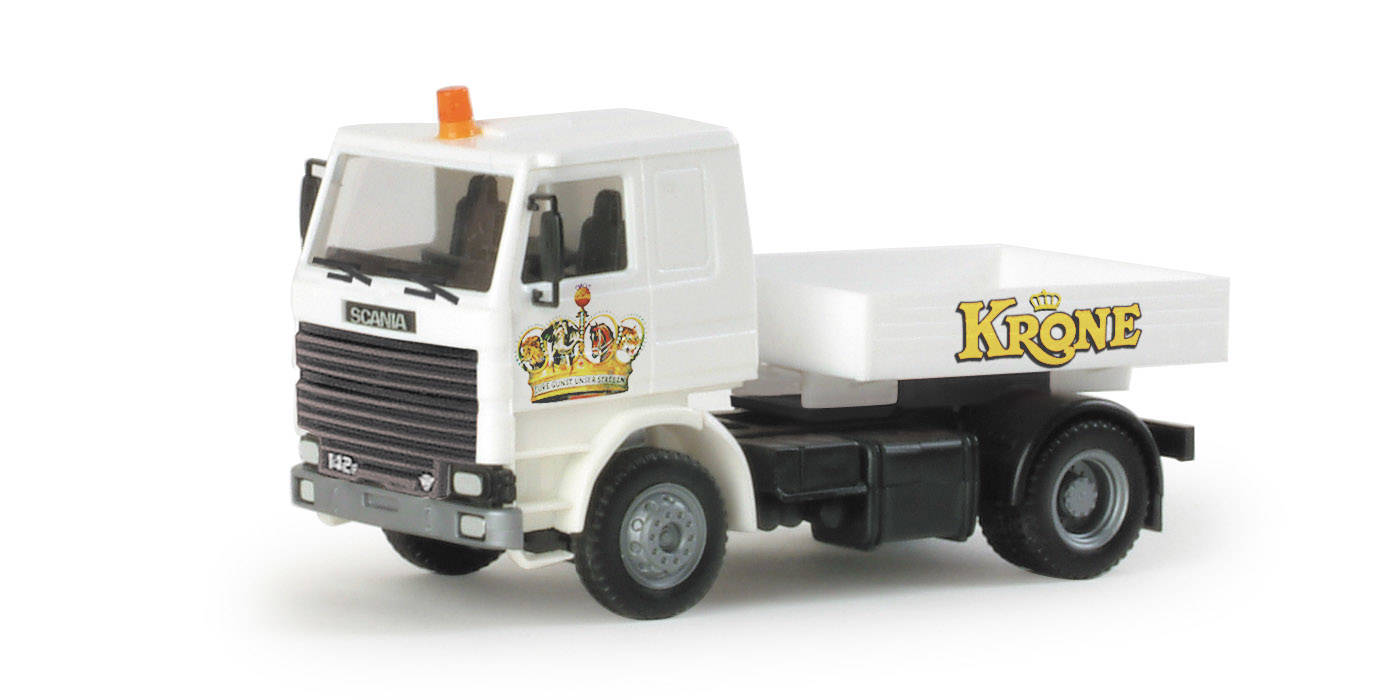 Scania 112 M rigid tractor with pick-up "Circus Krone"
