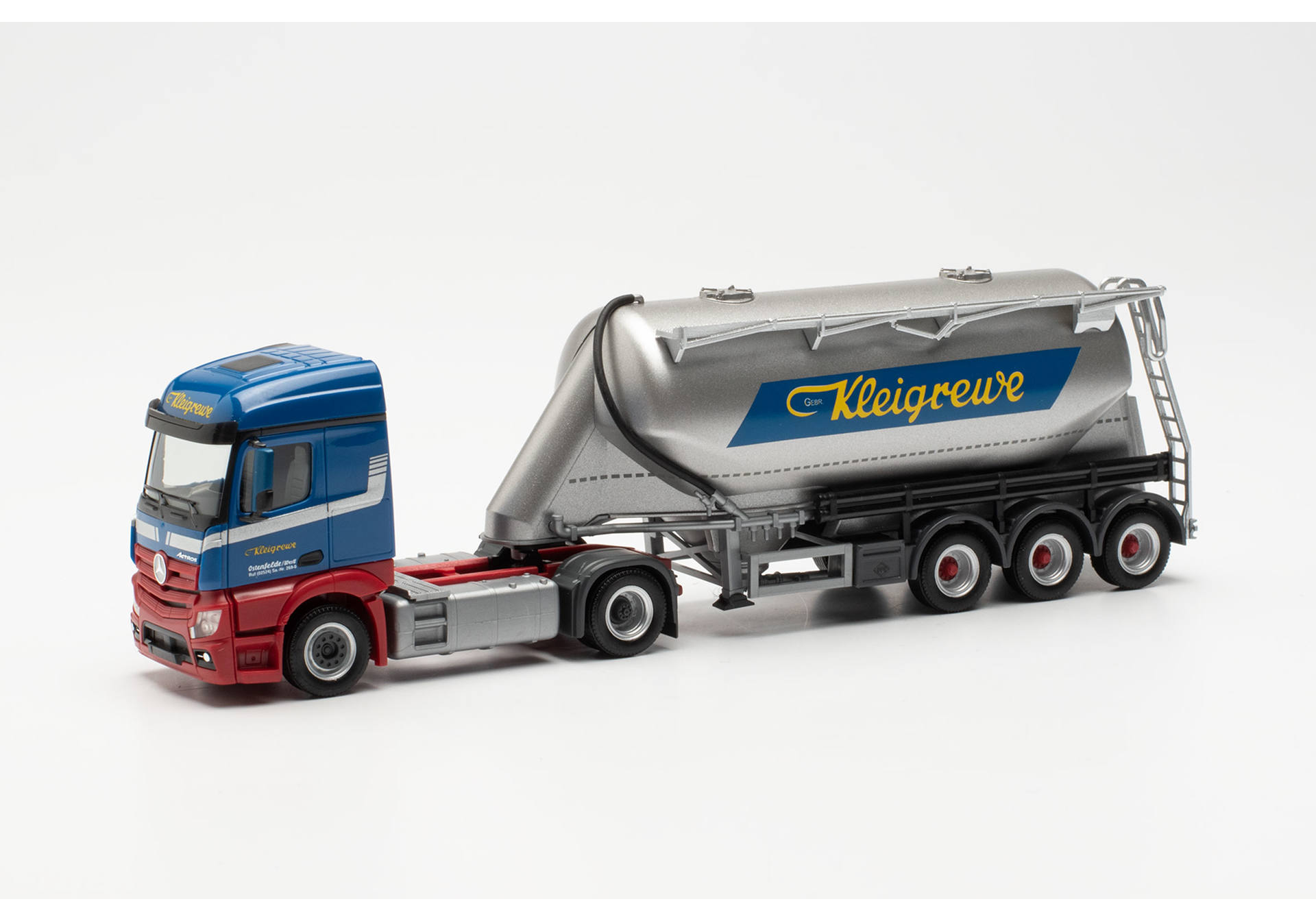 Mercedes-Benz Actros Streamspace 2.3 bulk silo semitrailer truck „Kleigrewe“ (Northrhine-Westphalia/Ennigerloh)