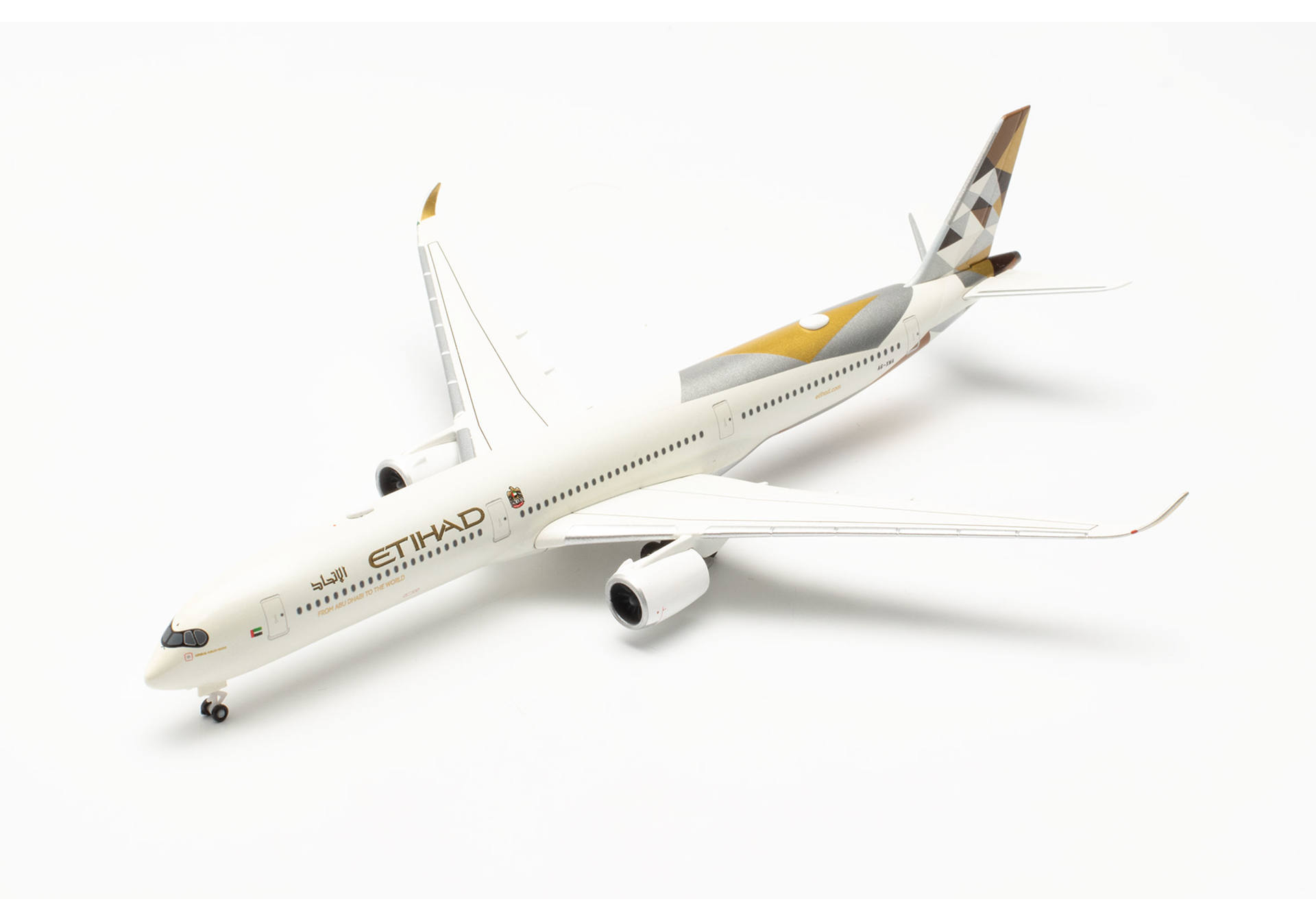Etihad Airways Airbus A350-1000 – A6-XWA