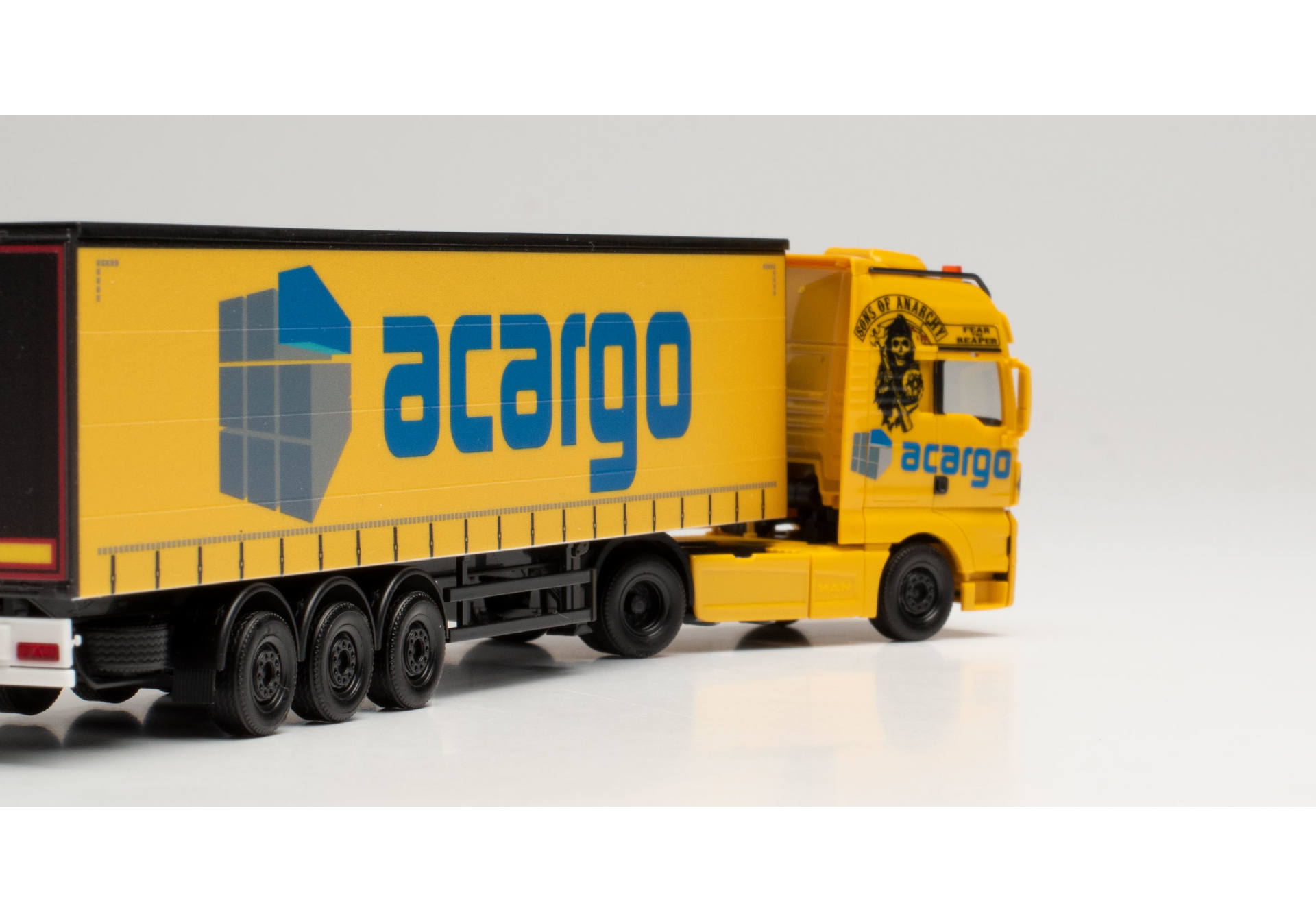 MAN TGX XXL Gardinenplanen-Sattelzug „Acargo / Sons of Anarchy“