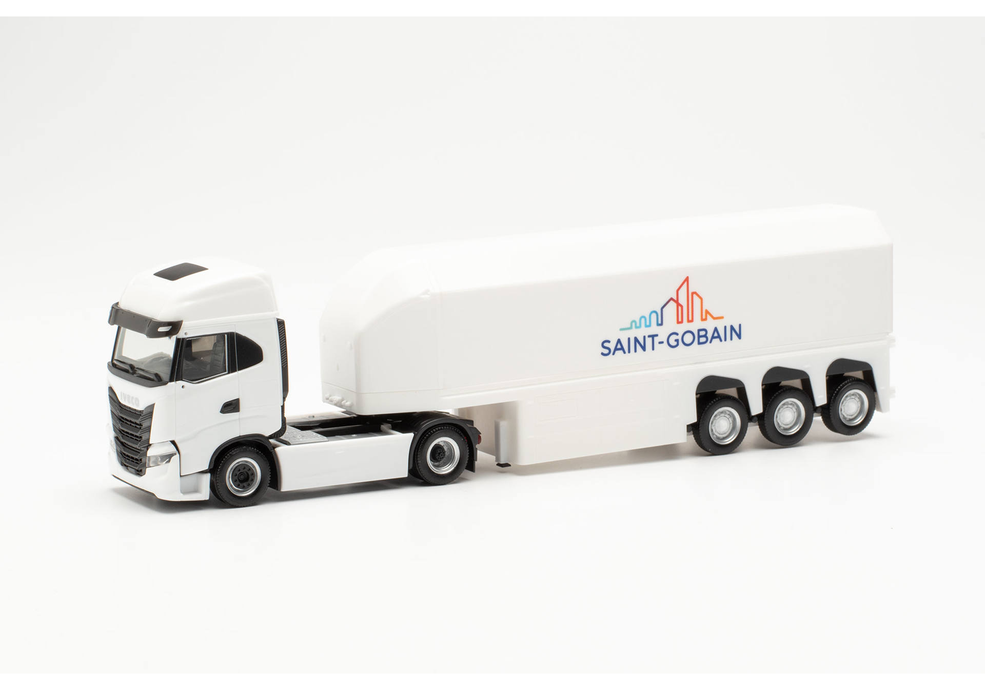 Iveco S-Way glass transporter semitrailer "Saint Gobain”