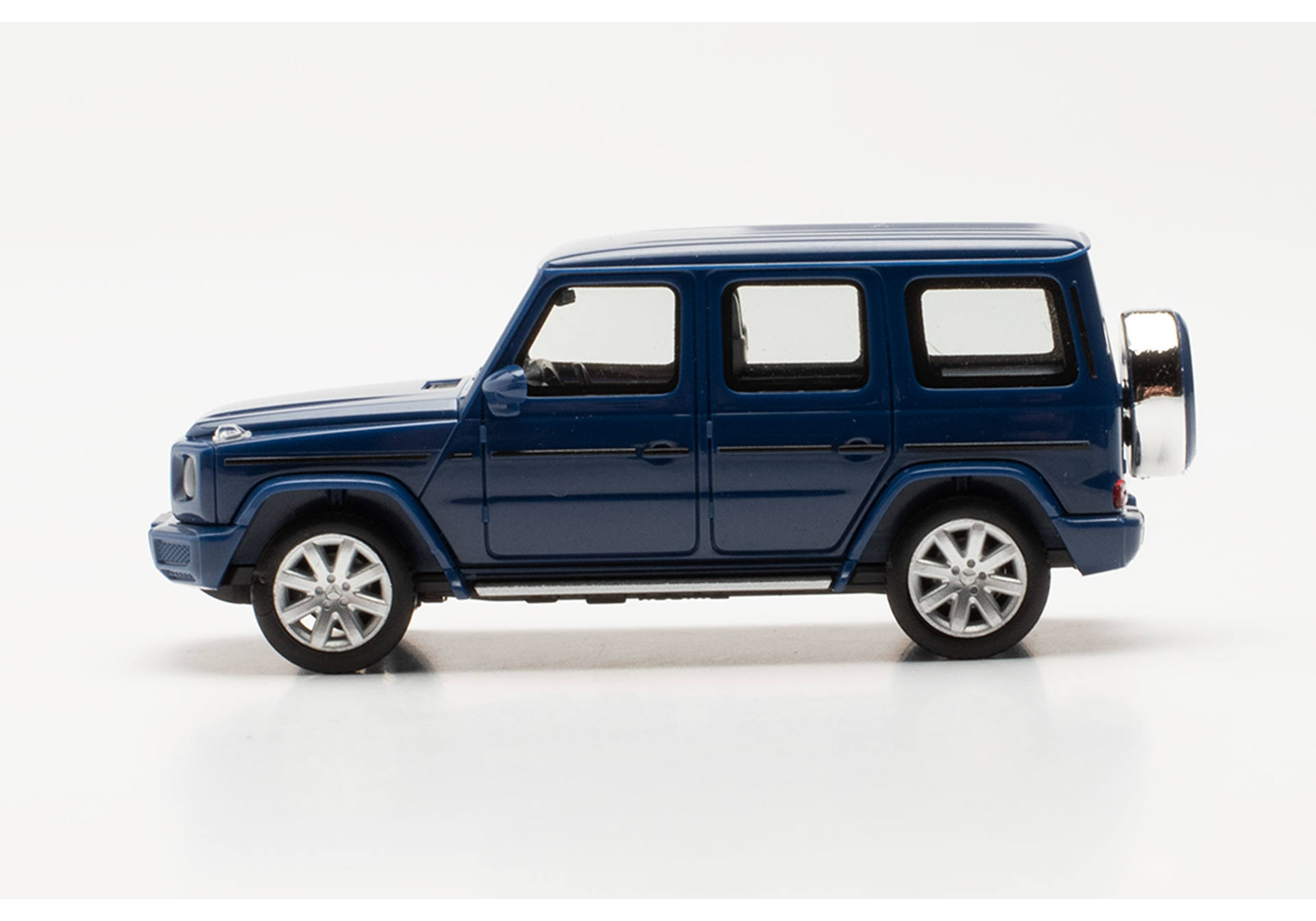 Mercedes-Benz G-class, dark blue