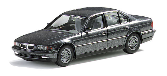 BMW 7 facelift, metallic
