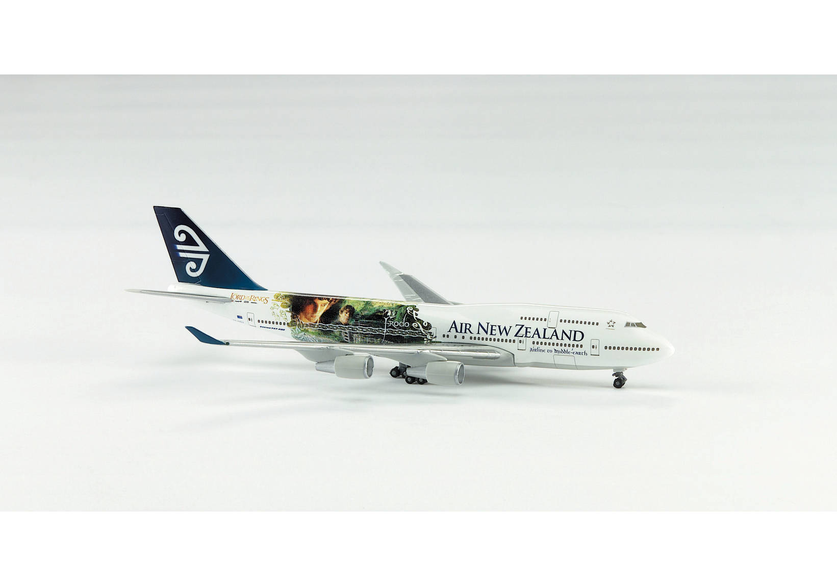 Air New Zealand Boeing 747-400 "Lord of the Rings - Frodo"