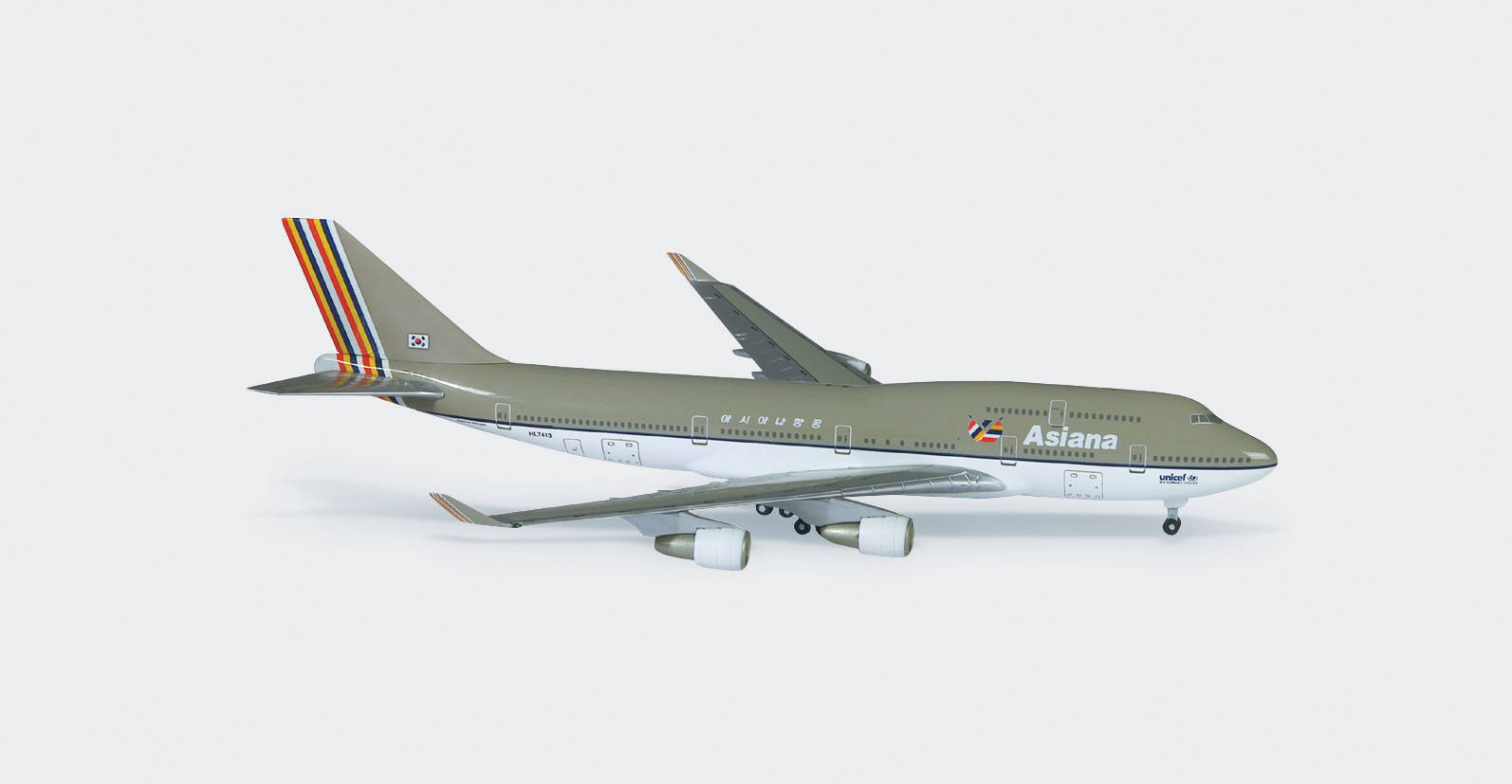 Asiana Boeing 747-400