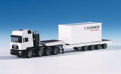 Man F2000 Evo Tiefladesattel train with container 4a/4a