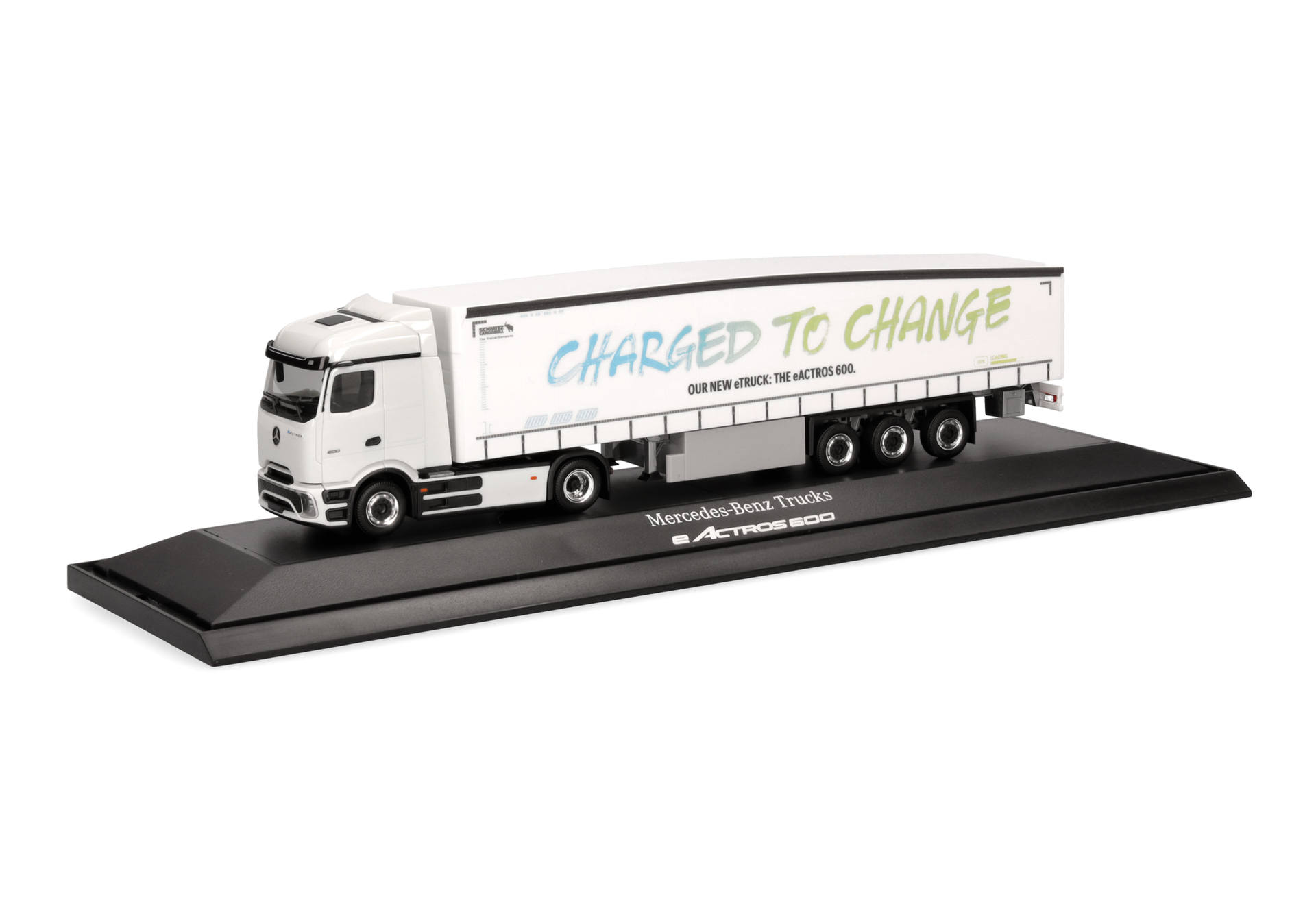 Mercedes-Benz eActros 600 ProCabin Streamspace curtain canvas semitrailer "Mercedes-Benz Trucks"