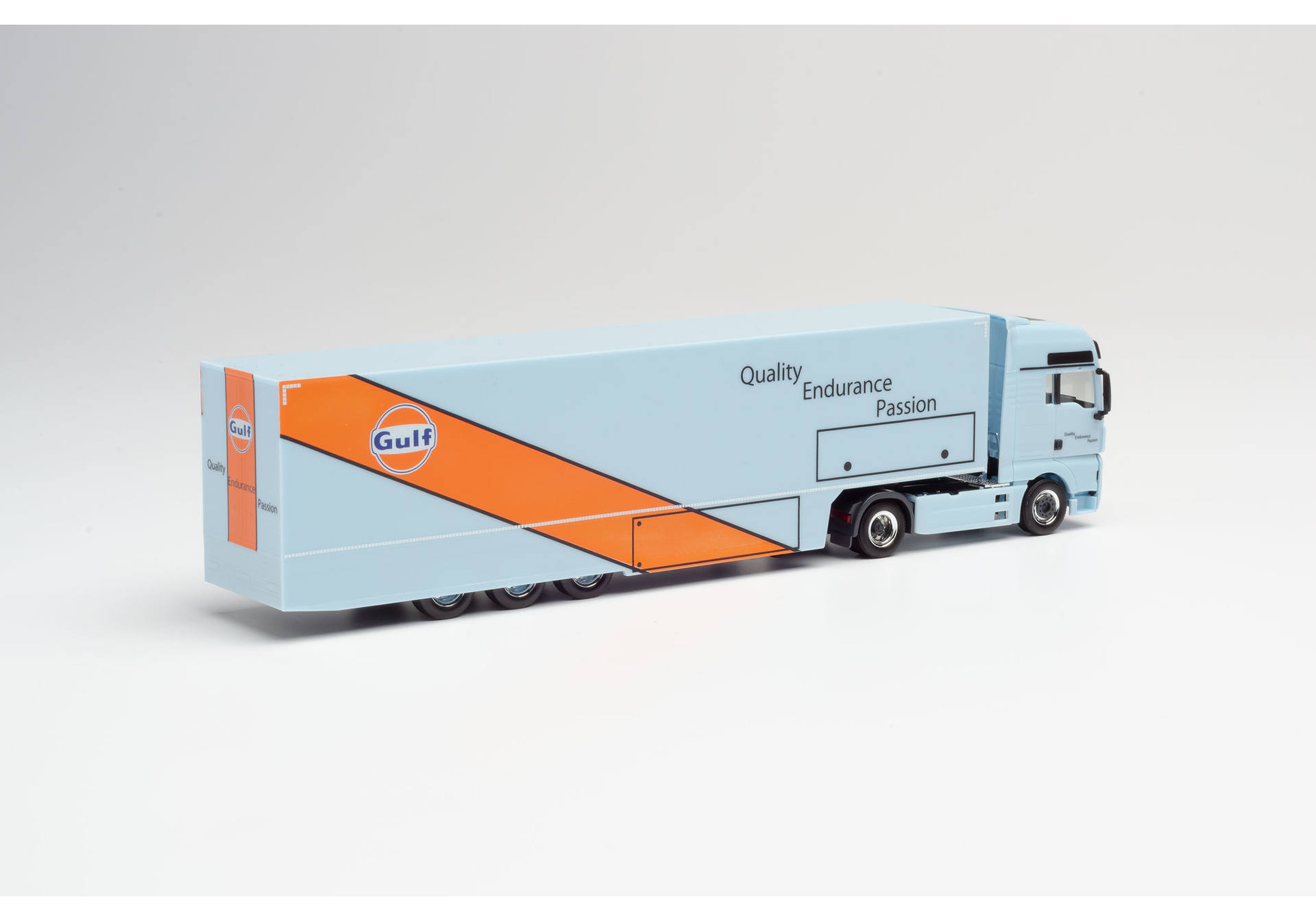 MAN TGX XXL racing transporter "Gulf Oil"
