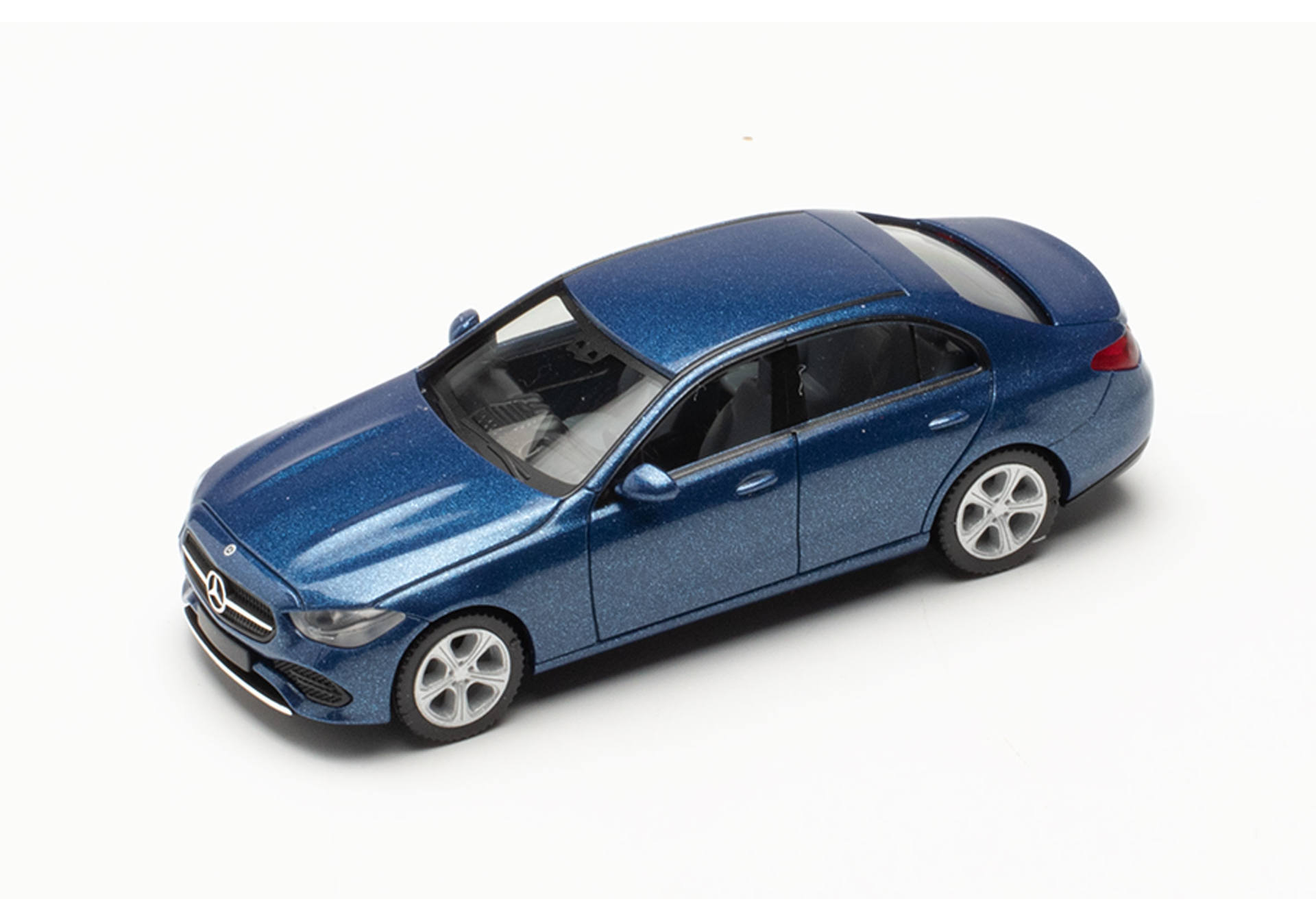 Mercedes-Benz C-Klasse Limousine, spektralblau metallic