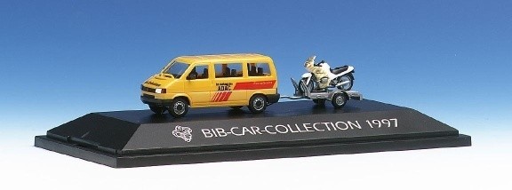 VW Michelin B-C-C'97 VW bus with motorcycle trailer
