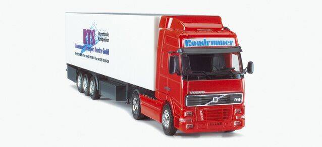 Volvo FH 16 Refrigerated box semitailer "RTS"