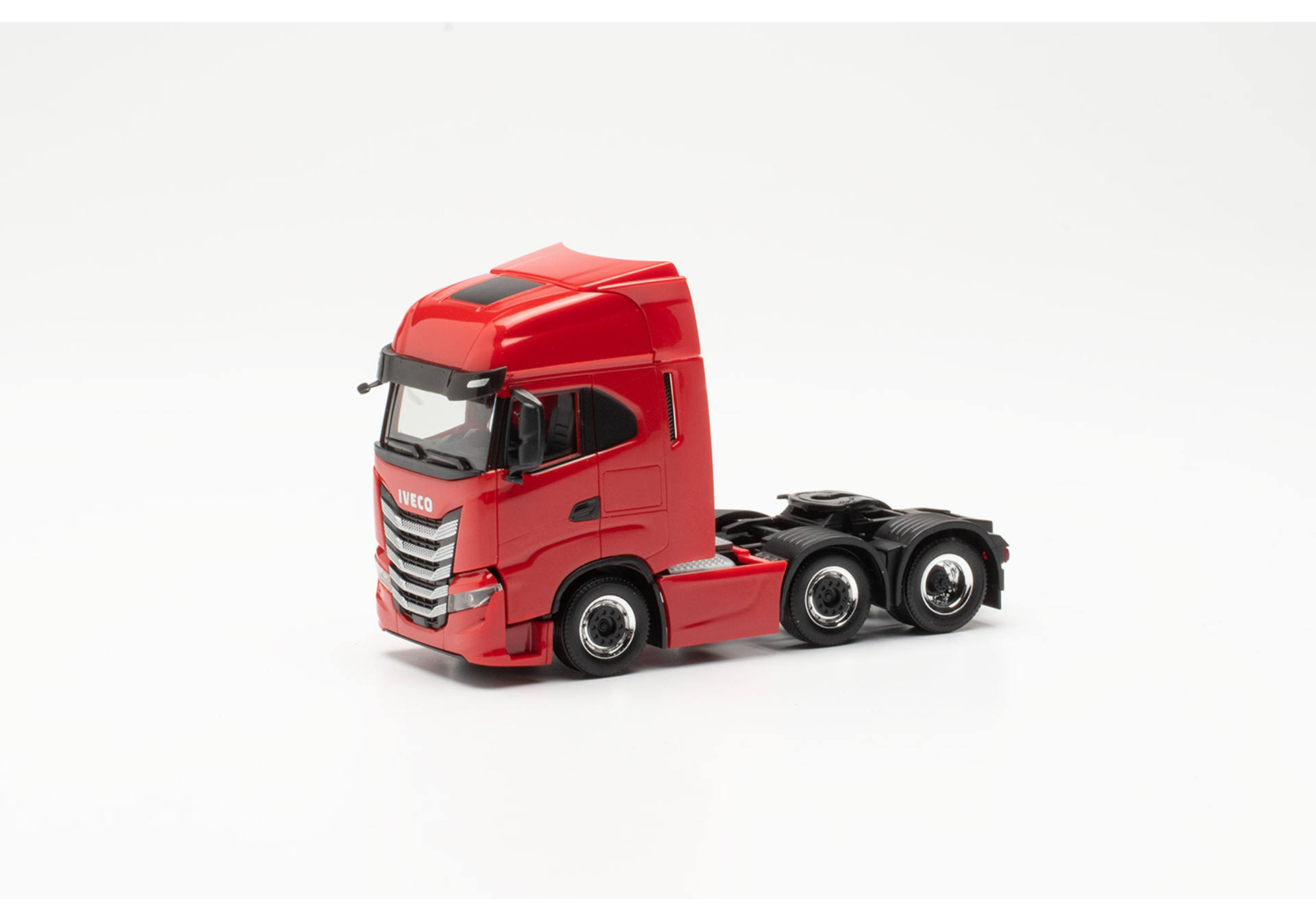 Iveco S-Way rigid tractor 3axles, red