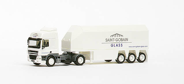 DAF CF glass transporter semitrailer "Saint Gobain Glass"