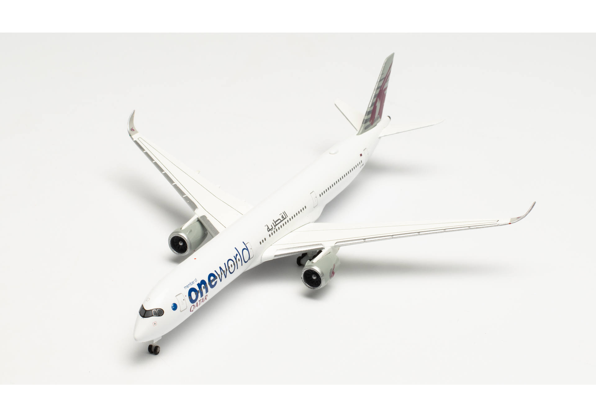 Qatar Airways Airbus A350-1000 “OneWorld” – A7-ANE