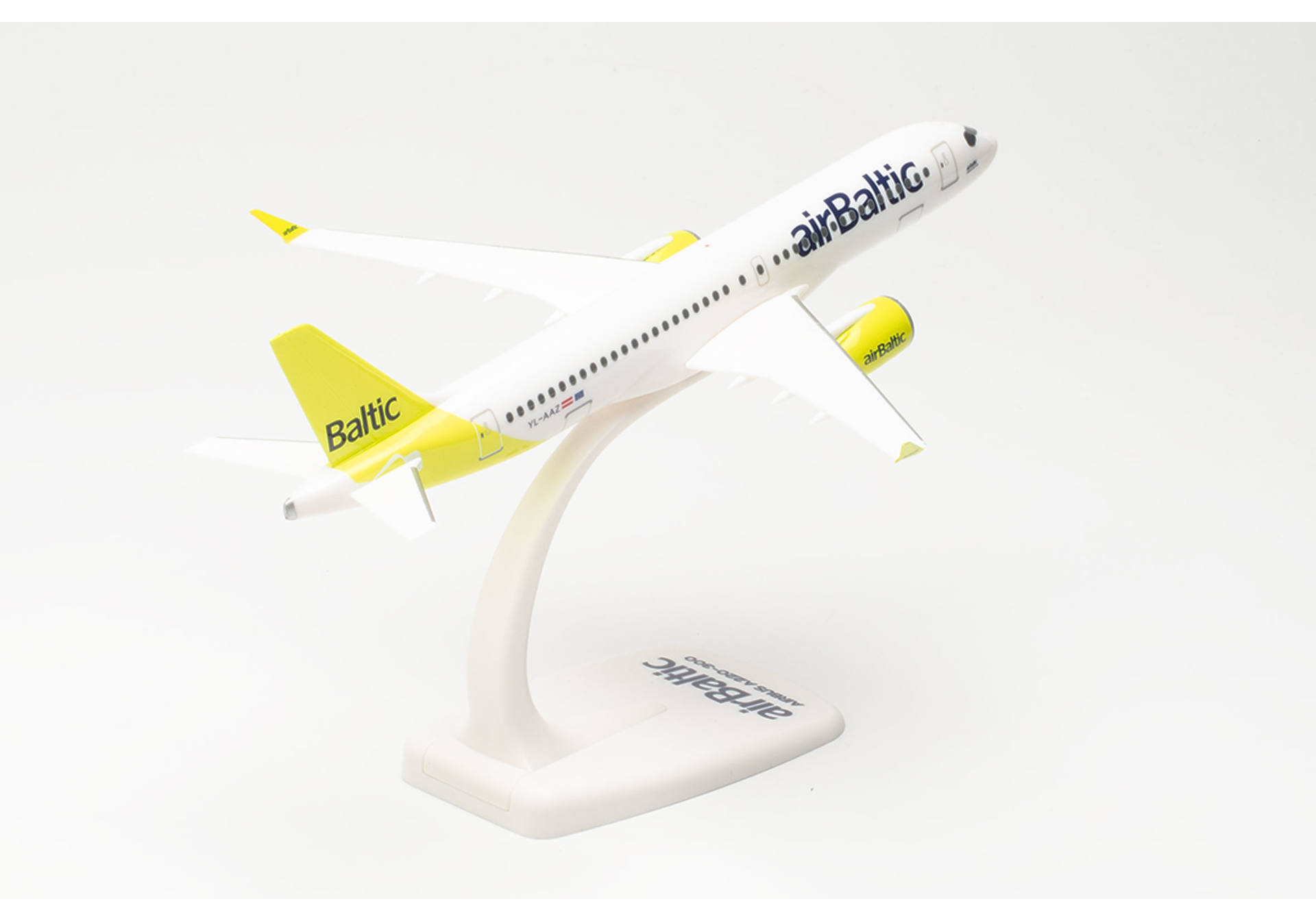 airBaltic Airbus A220-300 – YL-AAZ