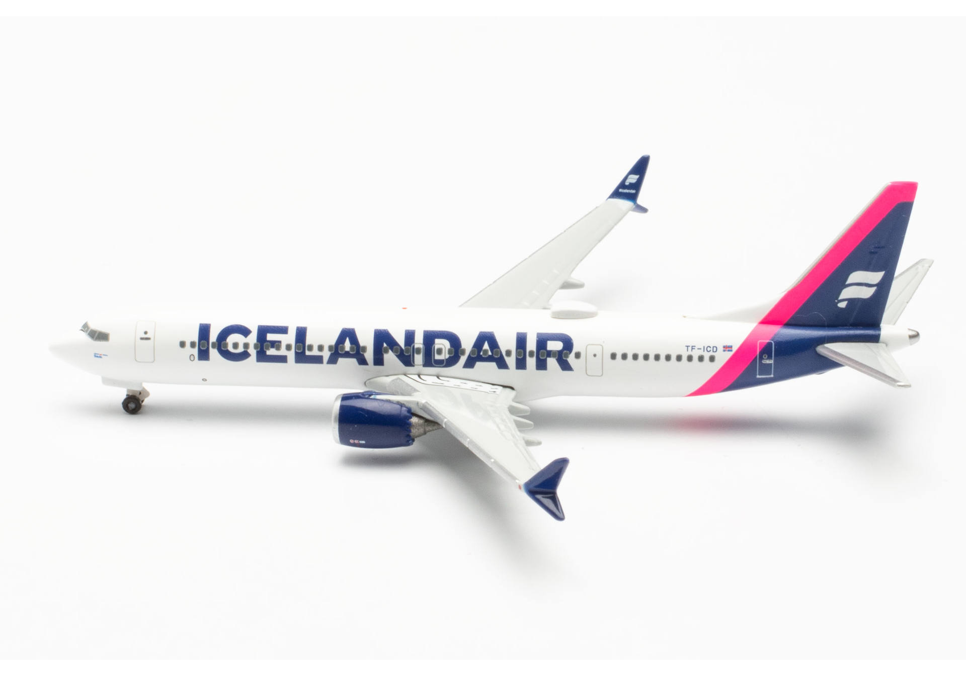 Icelandair Boeing 737 Max 9 - magenta tail stripe - TF-ICD "Baula"