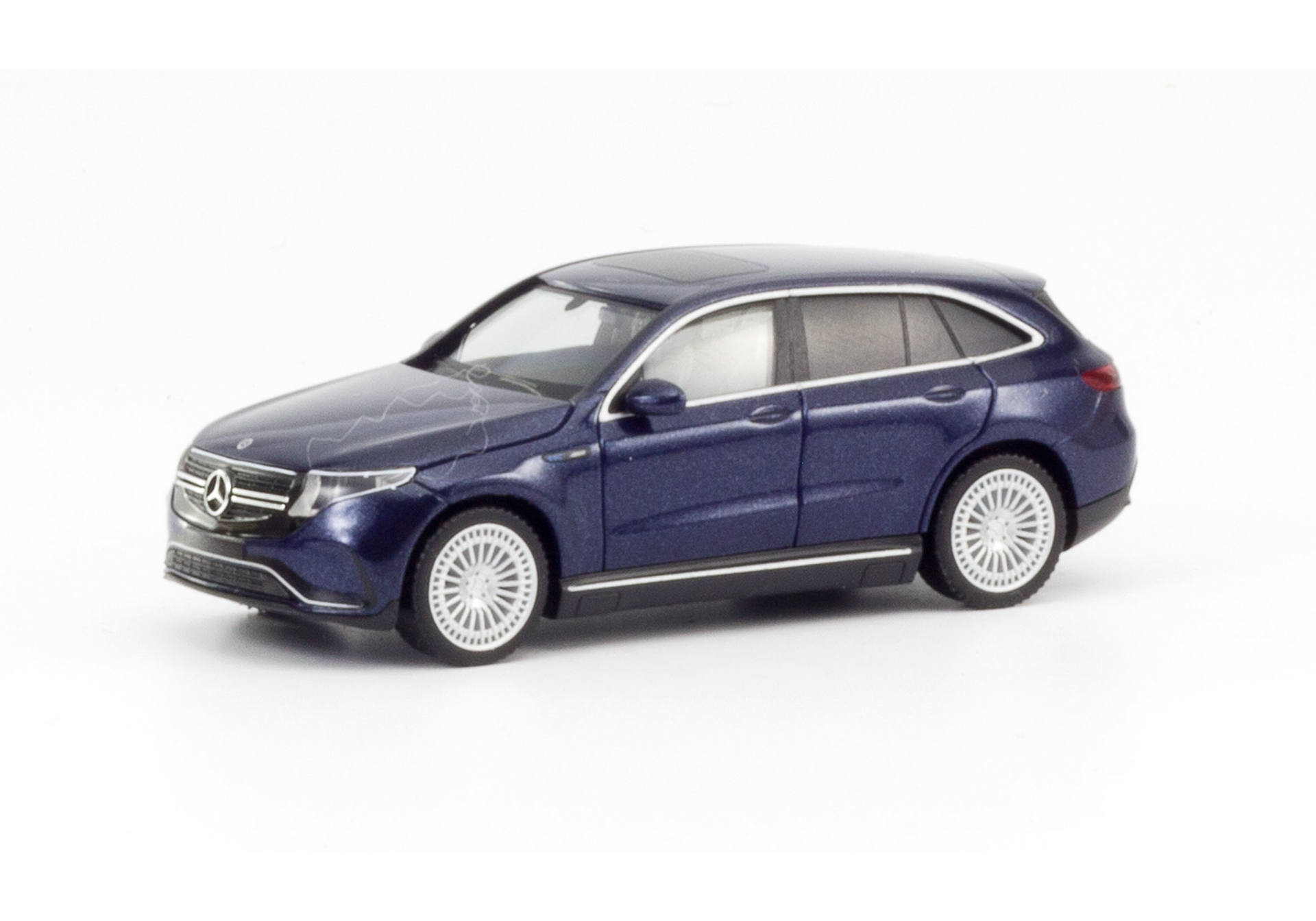 Mercedes-Benz EQC AMG, cavansitblau metallic erstes Elektro-SUV von Mercedes-Benz