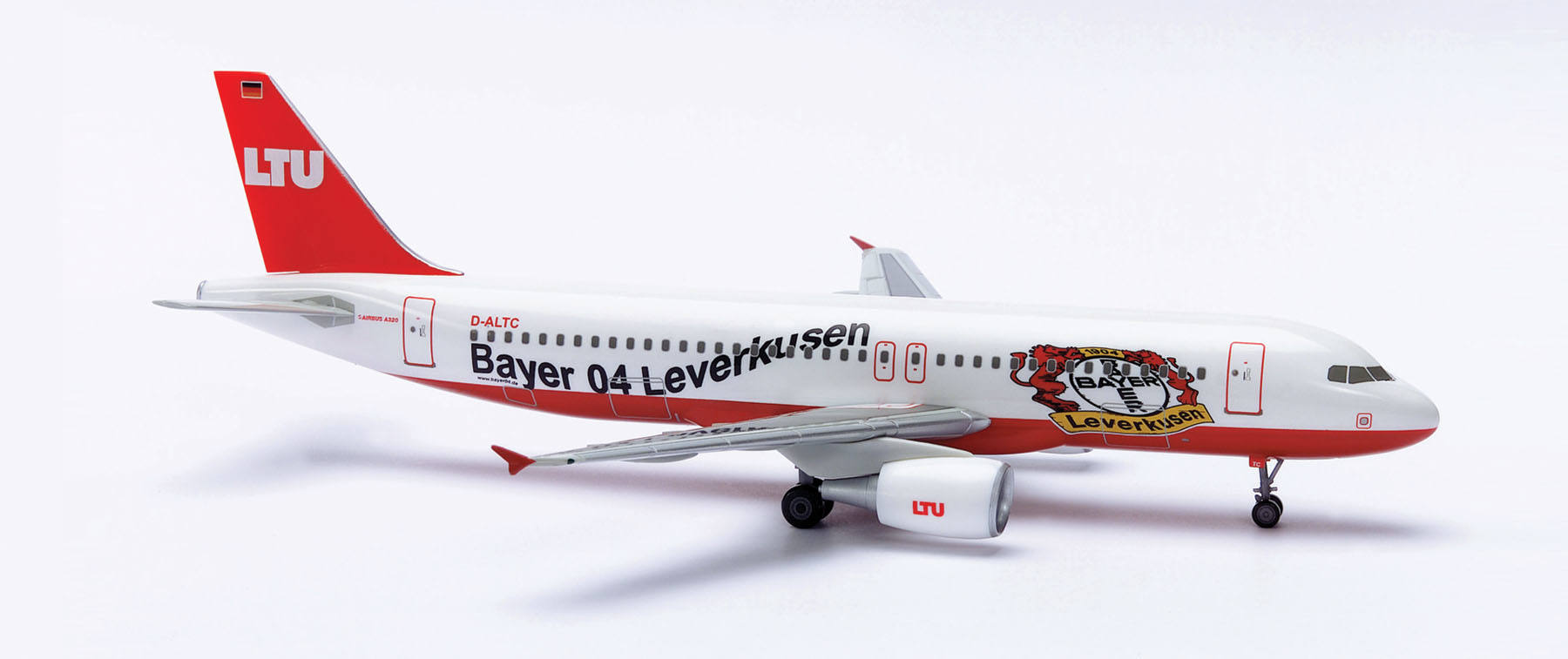 LTU Airbus A320 "Bayer 04 Leverkusen"