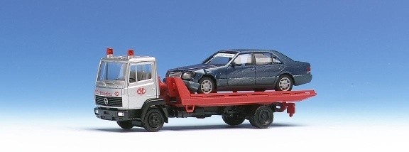 Mercedes-Benz 814 car transporter AVD loaded with a SL 600 four-door