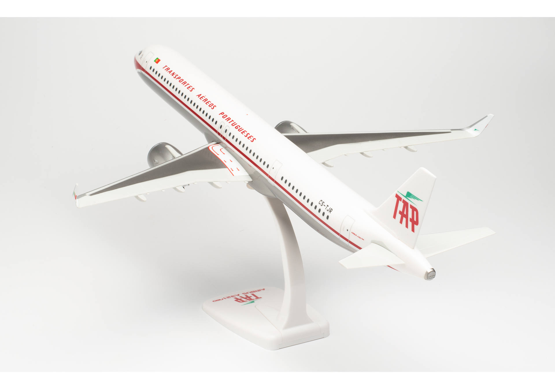 TAP Air Portugal Airbus A321neo - Retro anniversary colors – CS-TJR