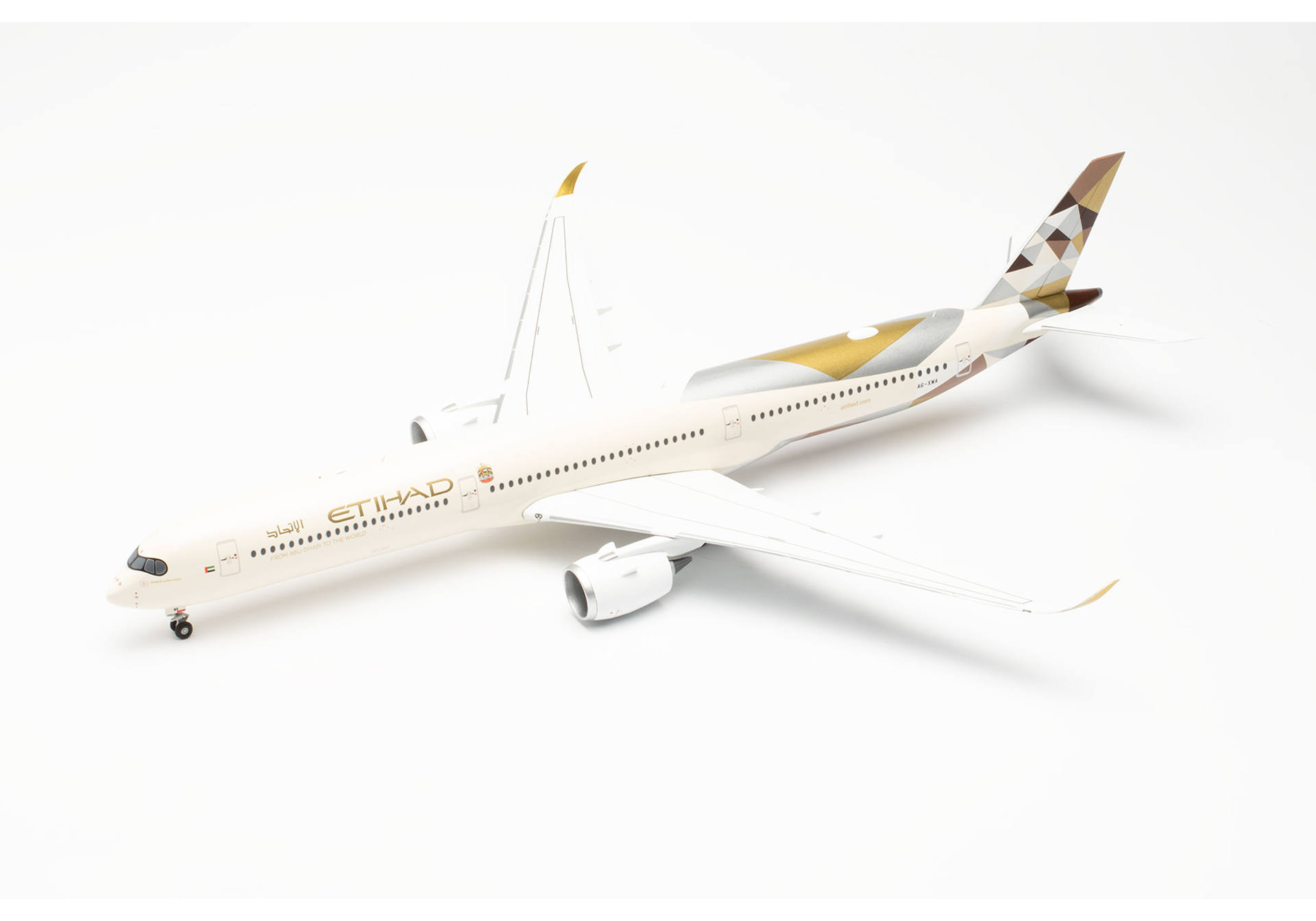 Etihad Airways Airbus A350-1000 – A6-XWA