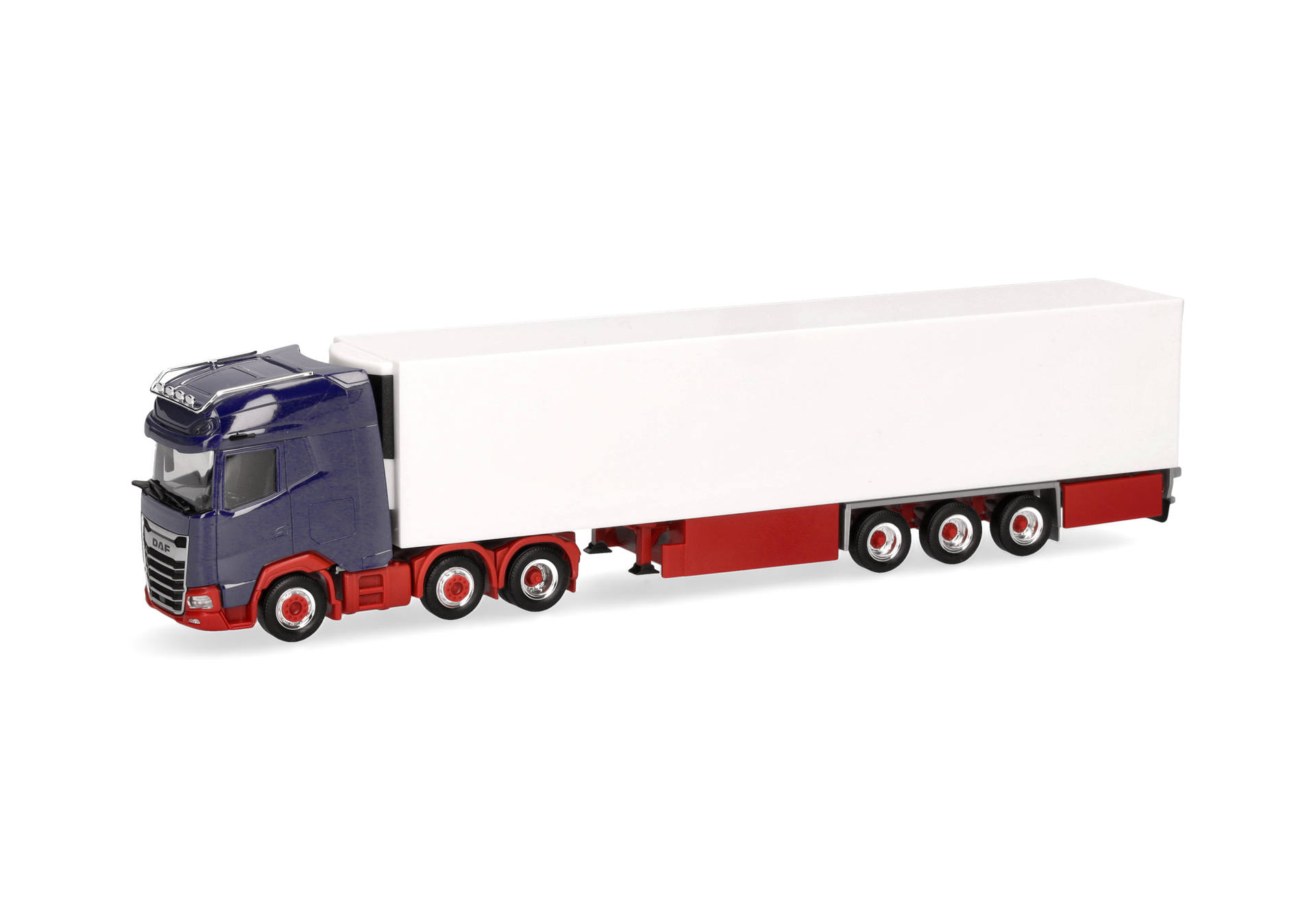 DAF XG+ refrigerated box semitrailer truck