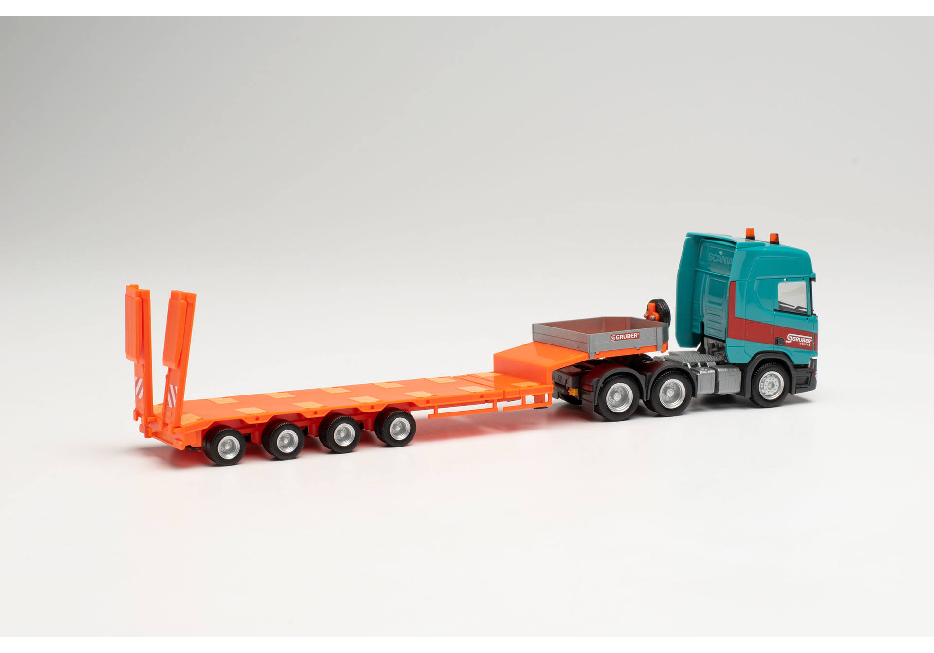 Scania CR 20 high roof 6×4 semi-low-loader semitrailer “Gruber”