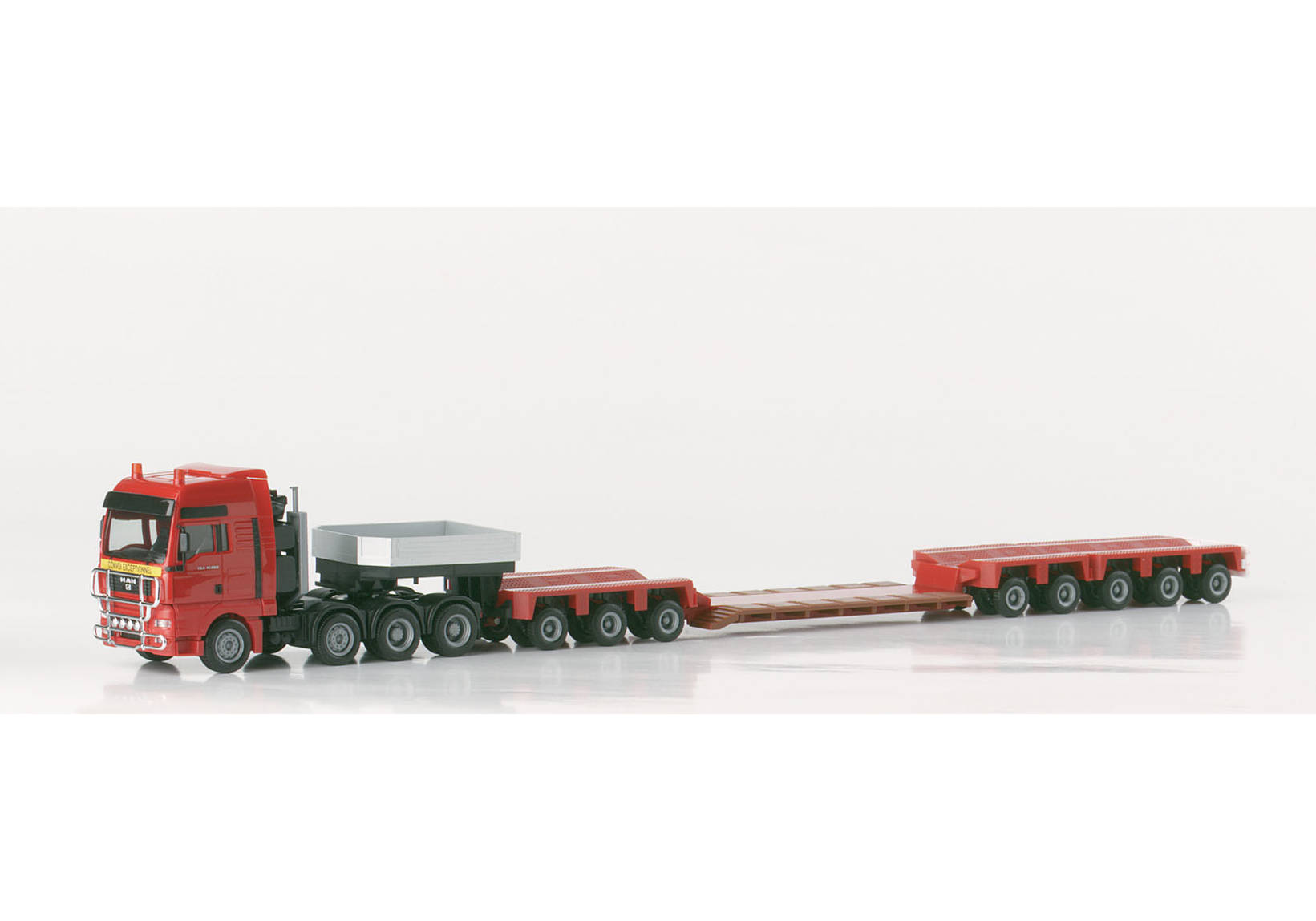 MAN TGA XXL low-boy semitrailer