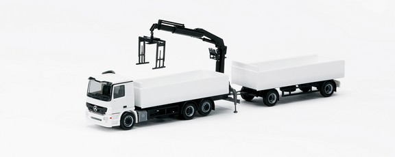 Mercedes-Benz Actros M '08 building material hanger train with loading crane and pallet gripper