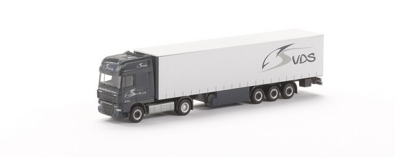 DAF XF curtain plane saddle train