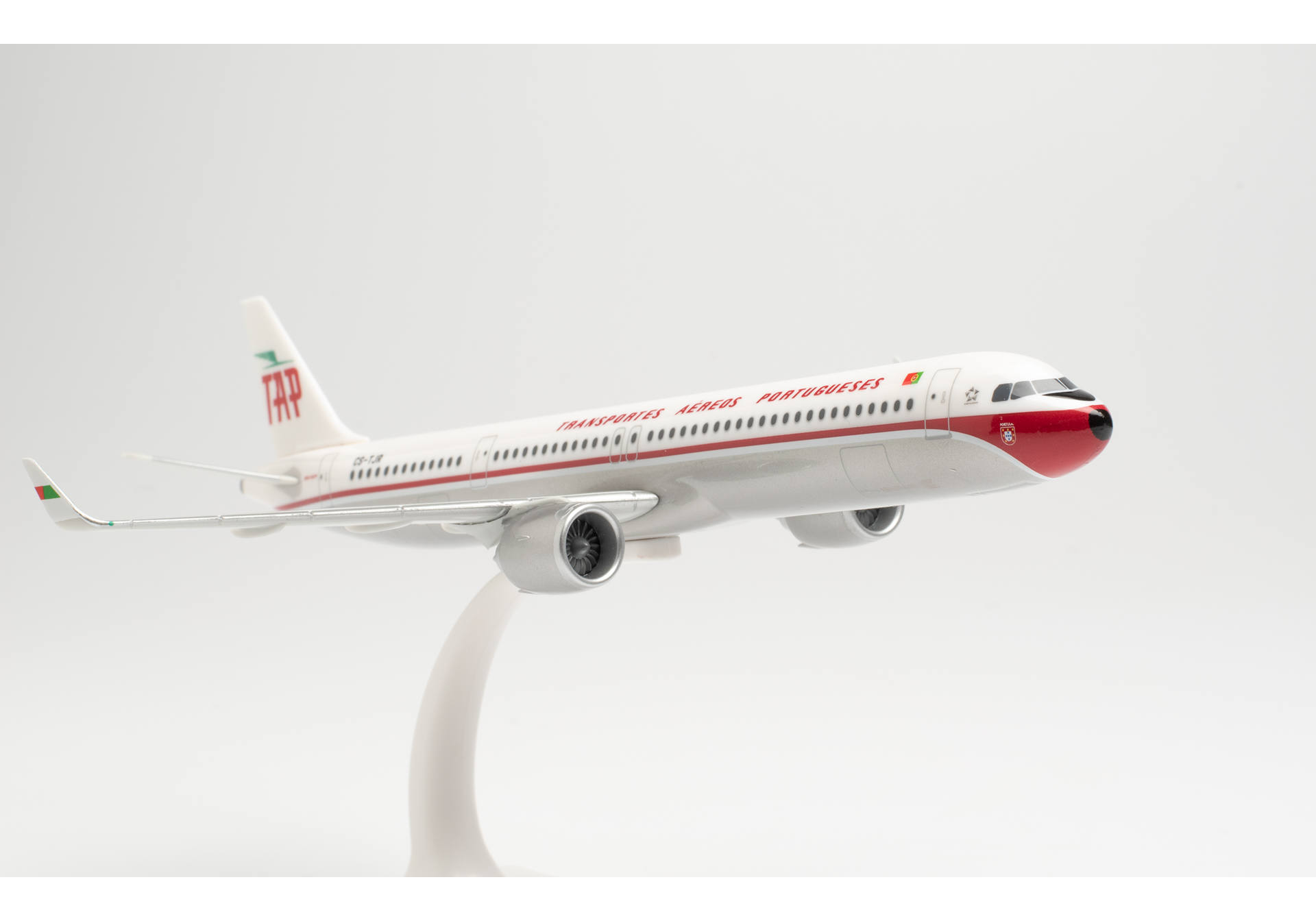 TAP Air Portugal Airbus A321neo - Retro 75th anniversary colors – CS-TJR