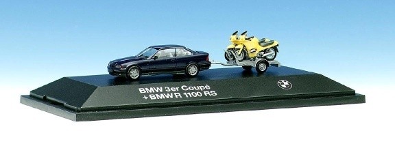 BMW 325i Coupé with trailer and 2 motorcycles