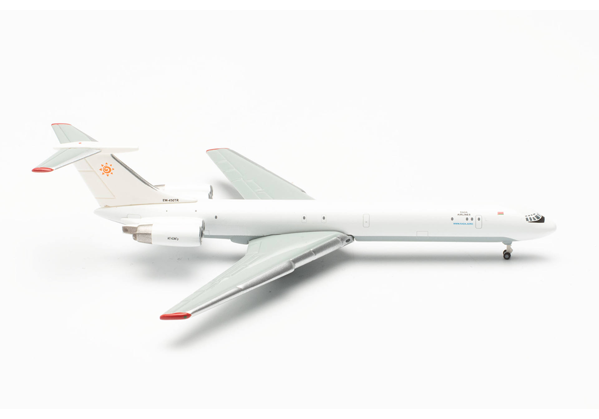 Rada Airlines Ilyushin IL-62MF – EW-450TR