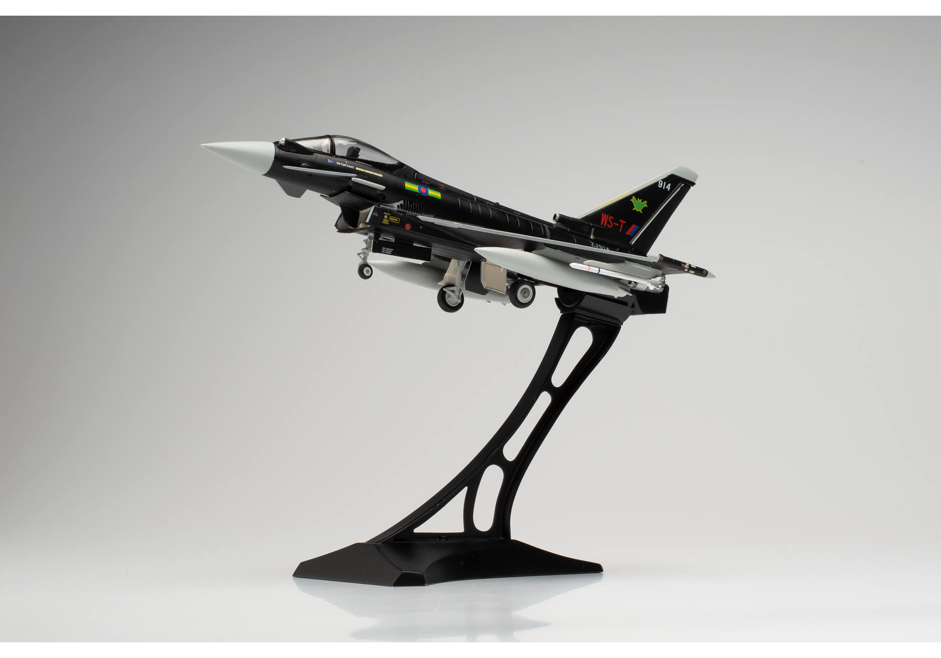 Eurofighter Typhoon - No IX(B) Squadron, RAF Lossiemouth - “Batman” Agressor scheme – ZJ914 / WS-T