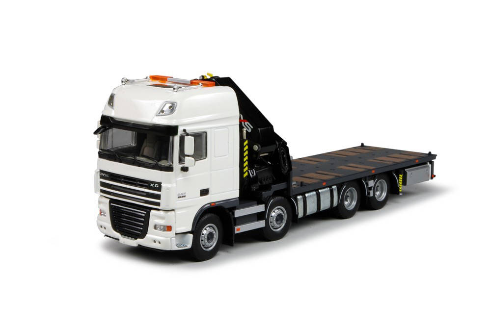 DAF XF 105 SSC Flachbett-LKW mit Kran