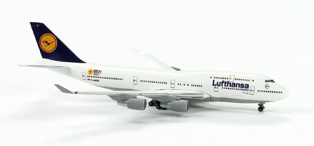 Lufthansa Boeing 747-400 "Berlin 2000"