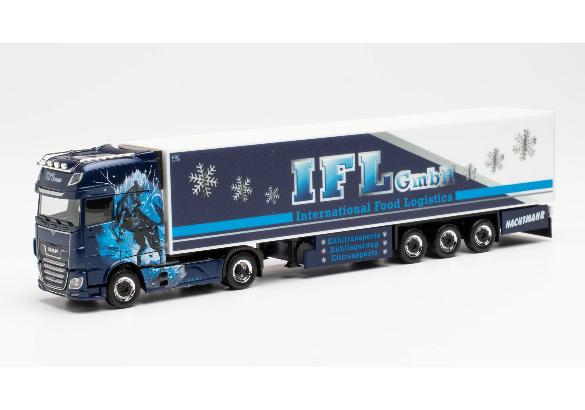 DAF XF SSC refrigerated box semitrailer „IFL / Nachtmare“