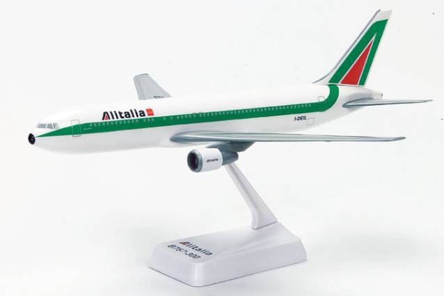 Alitalia Boeing 767-300. This item comes / came in Wooster branded packaging.