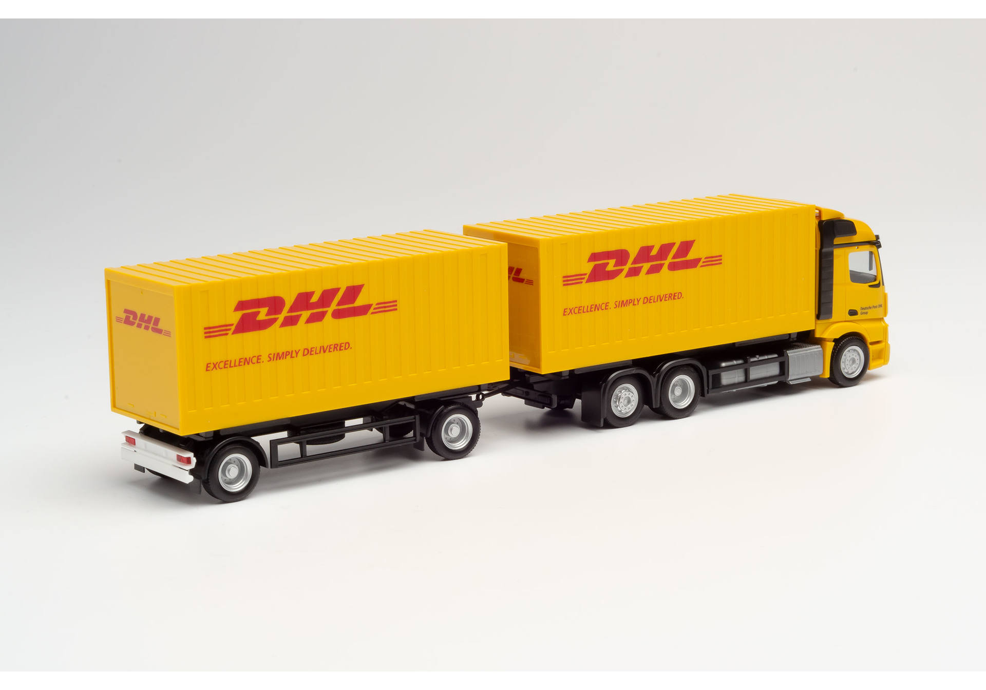 Mercedes-Benz Actros `18 Streamspace 2.3 Cargoboxen-Hängerzug "DHL"