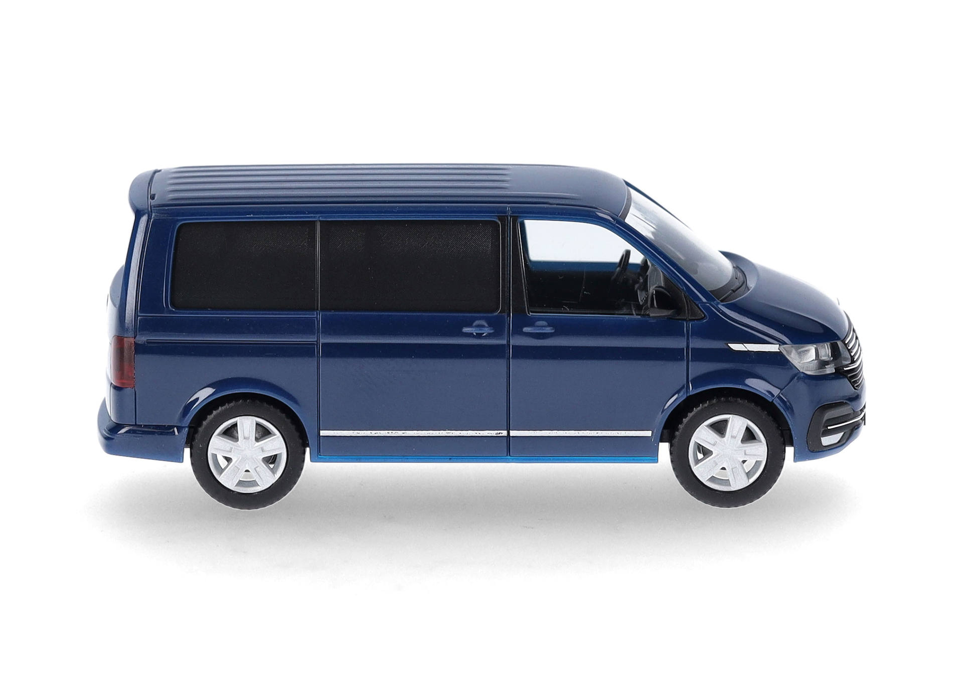 Volkswagen (VW) T6.1 Caravelle, deep ocean blue