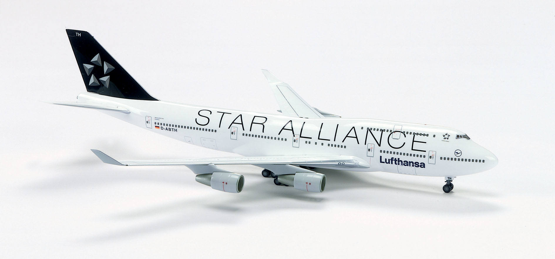 Lufthansa Boeing 747-400 "Star Alliance"