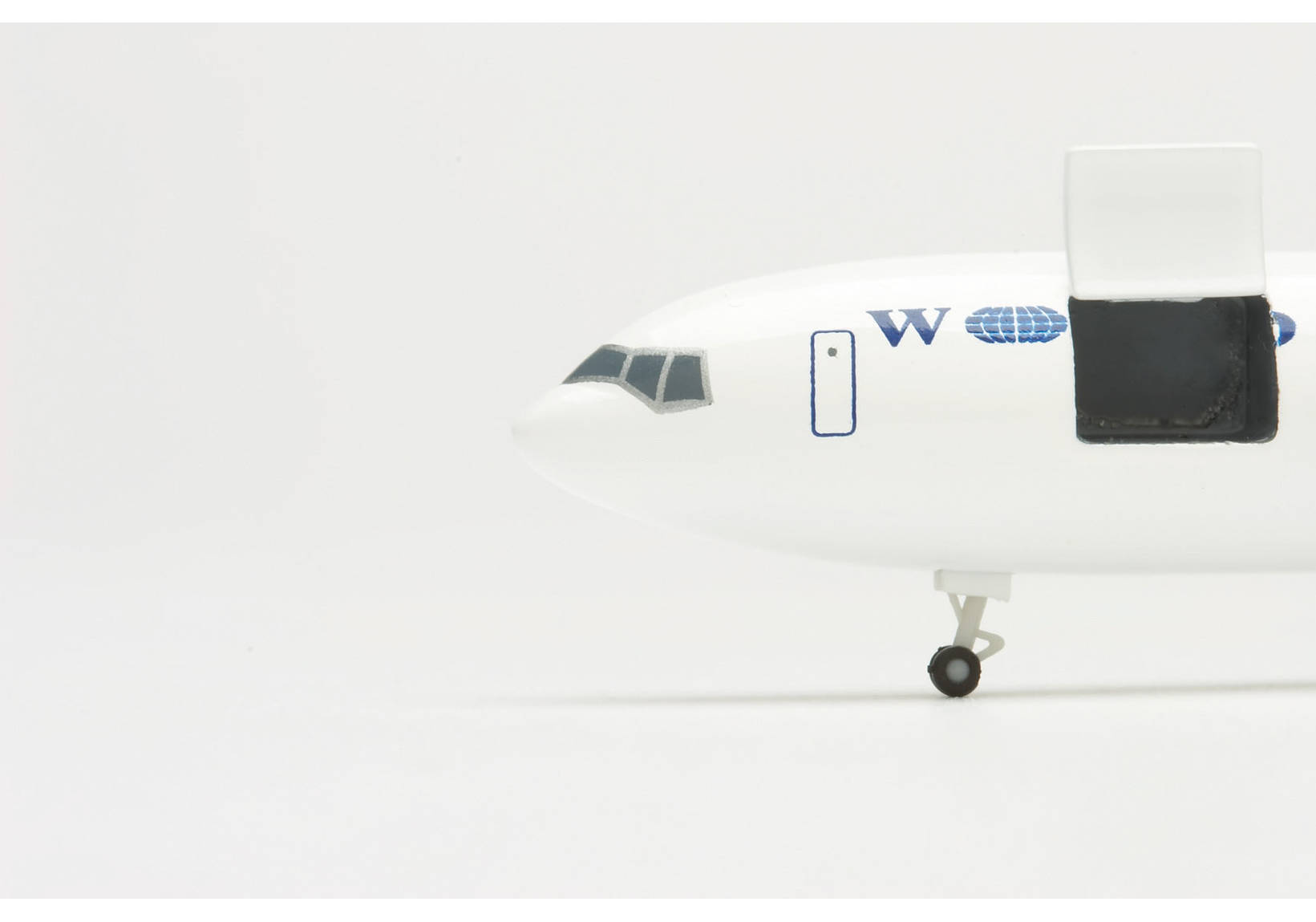 World Airways MD-11F (open doors)