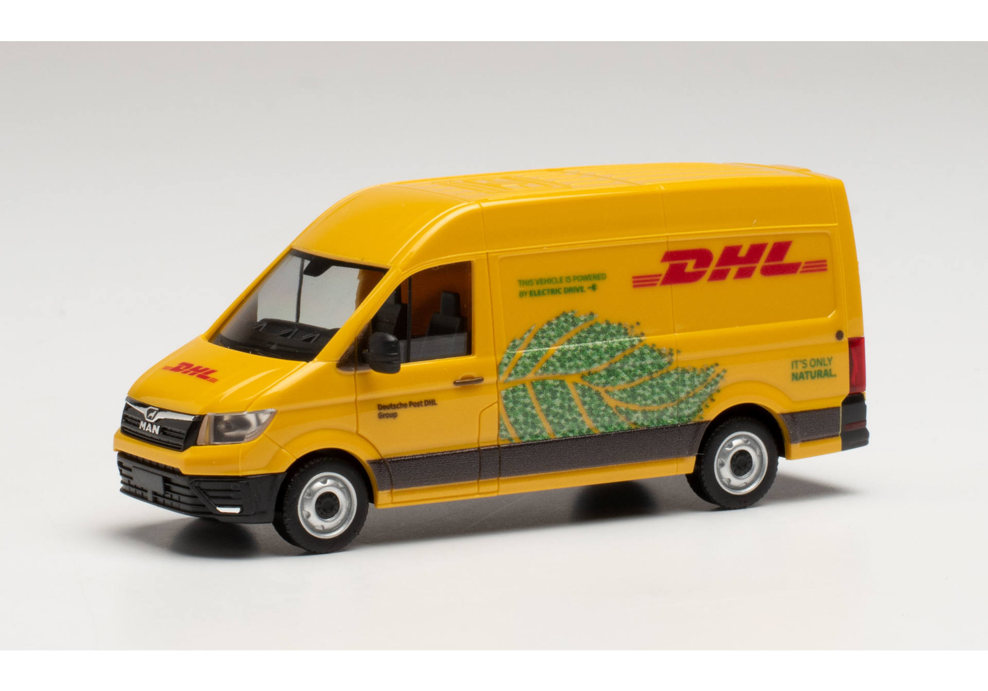 MAN eTGE box high roof DHL