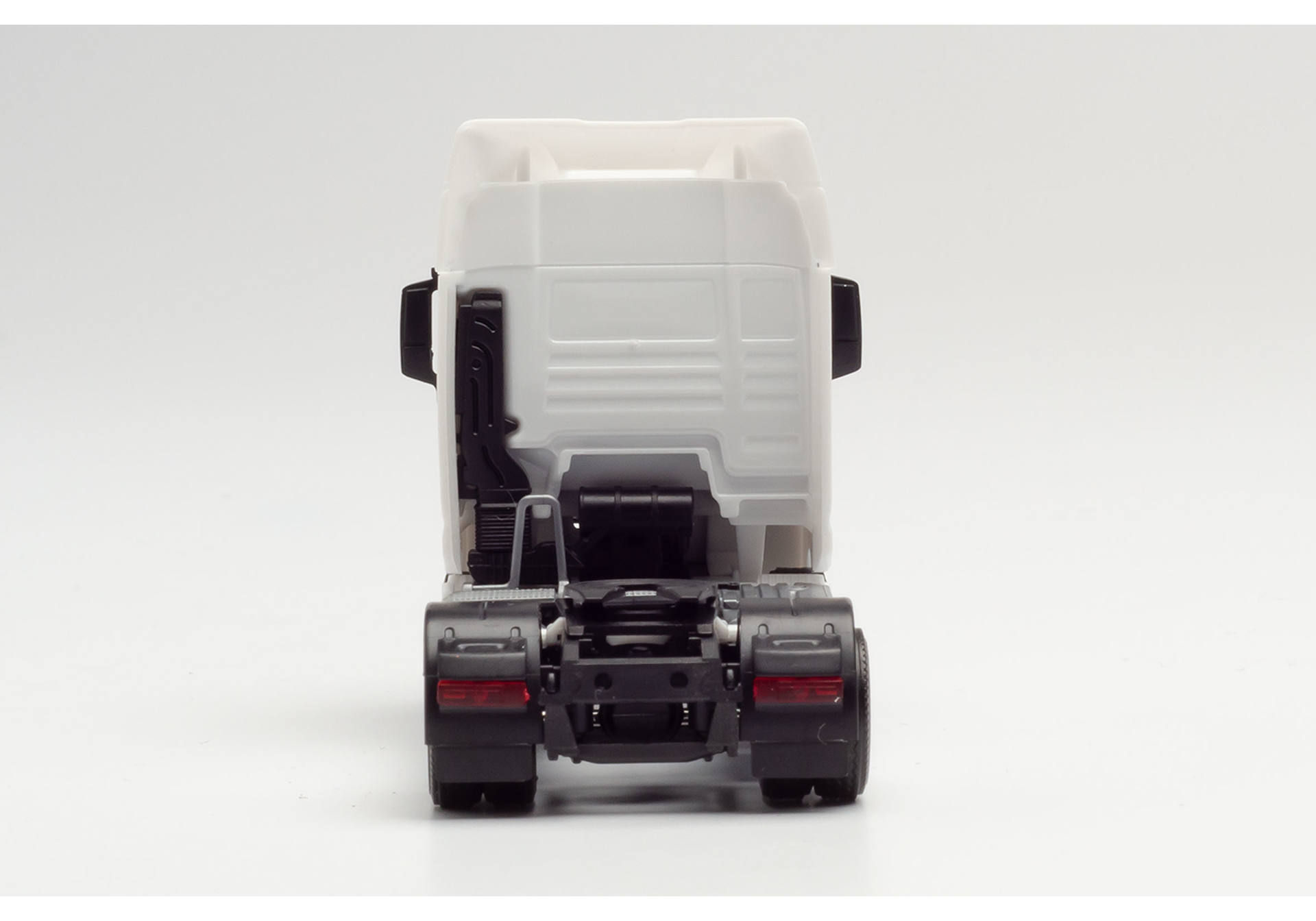 MAN TGX GM solo tractor, white