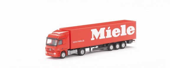 Mercedes-Benz Actros L '02 case saddle train