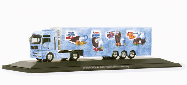 MAN TGA XXL refrigerated box semitrailer Ferrero