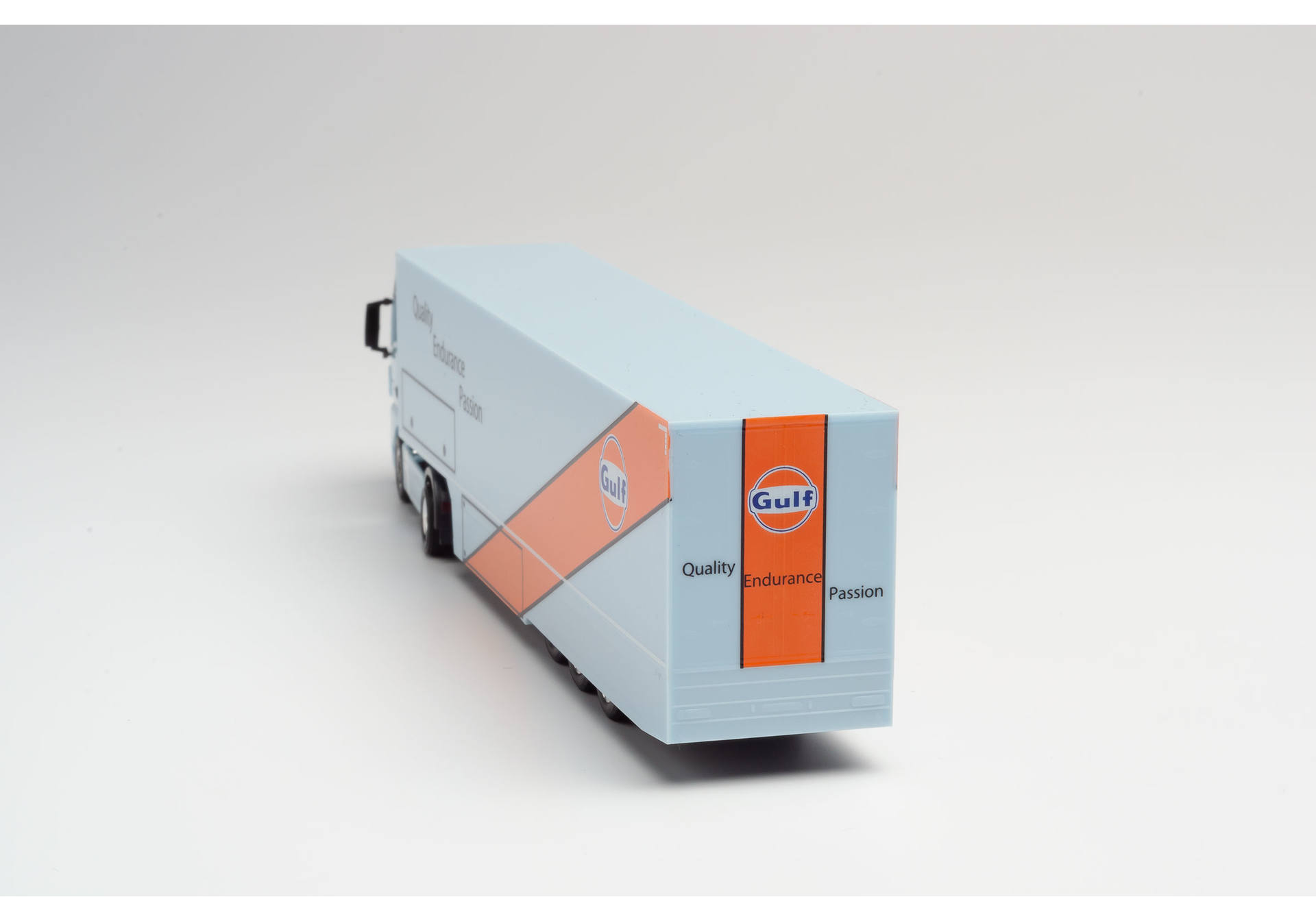MAN TGX XXL racing transporter "Gulf Oil"