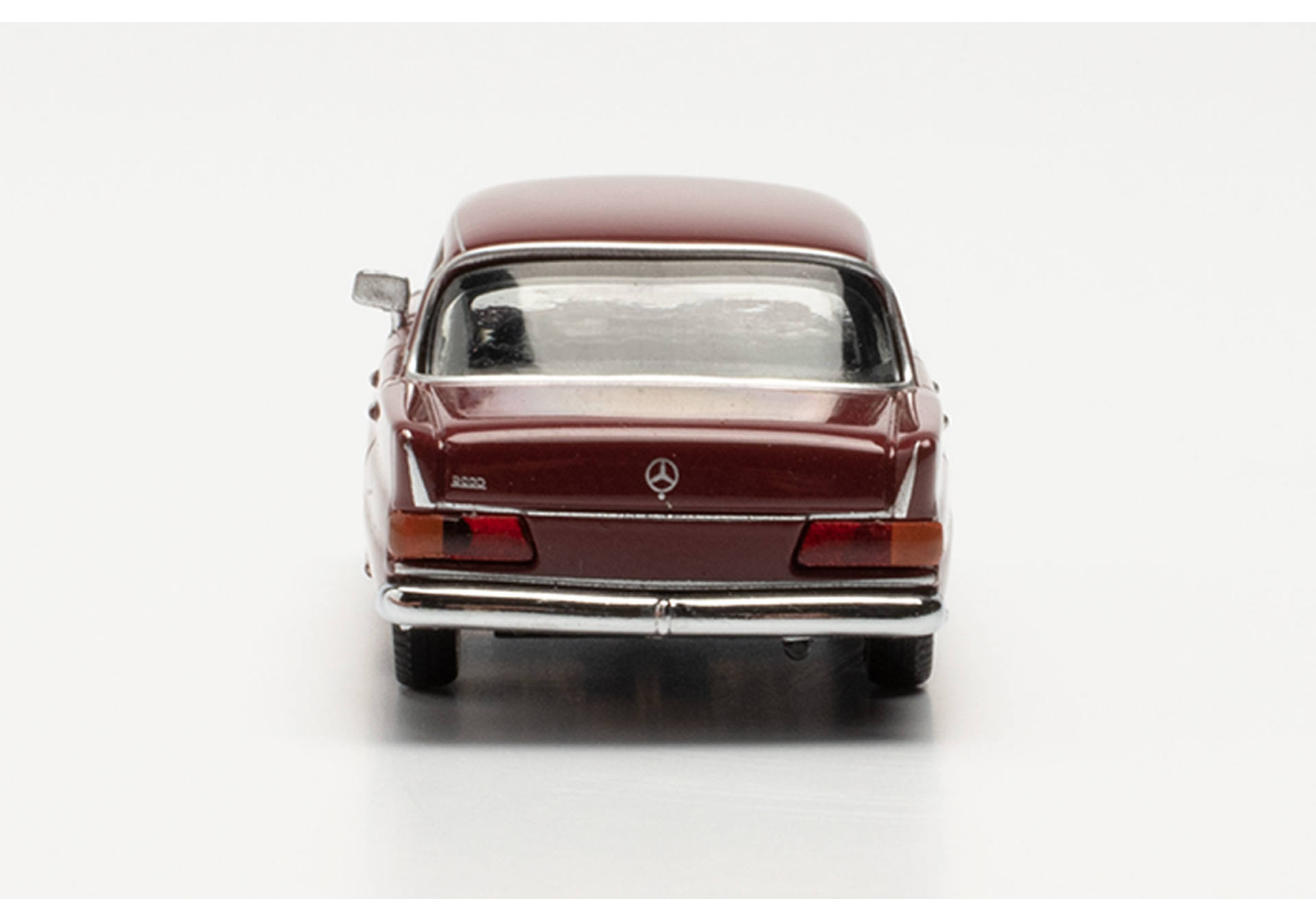 Mercedes-Benz 200 Heckflosse, weinrot