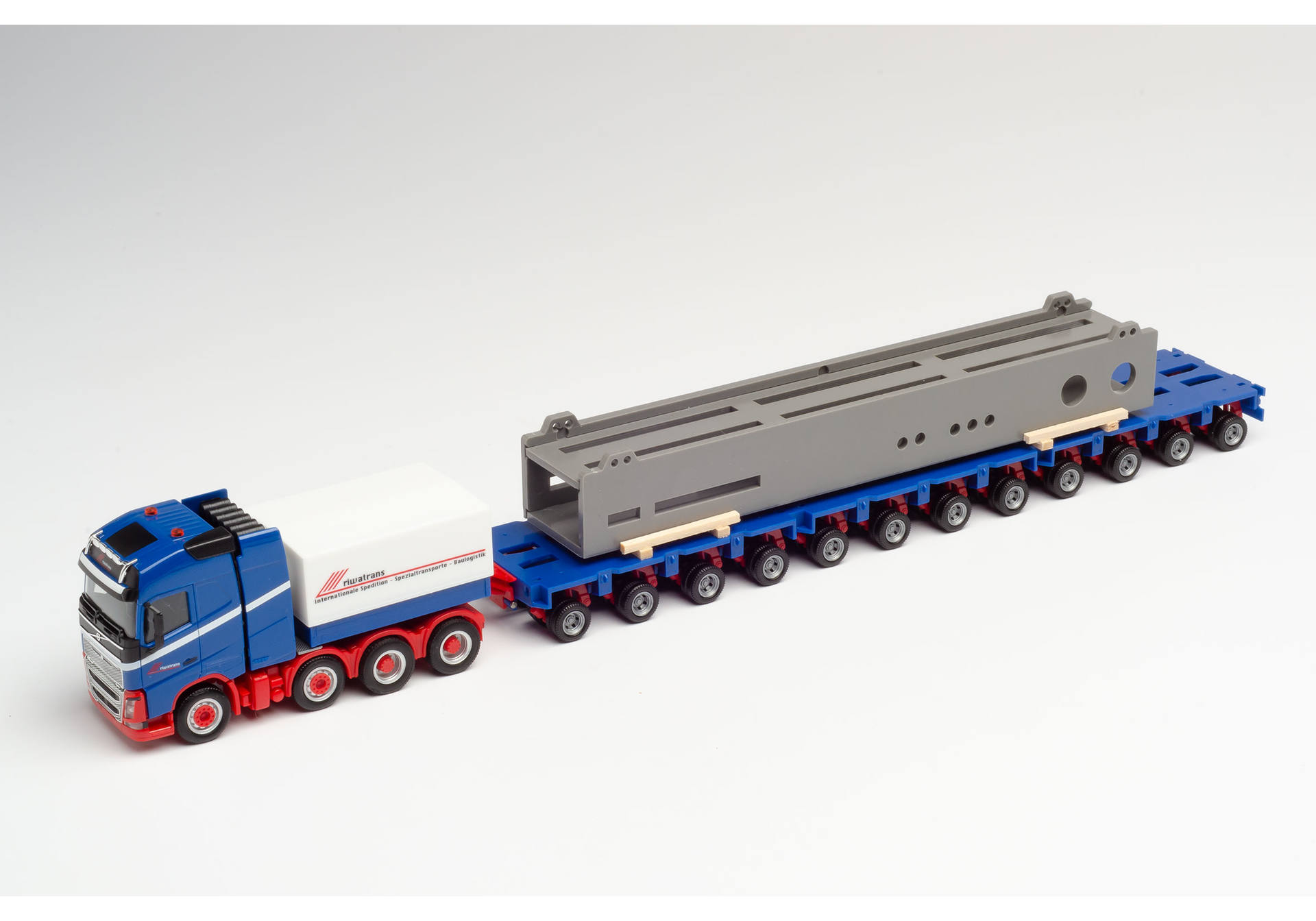 Volvo FH 16 Gl. low-loader truck-trailer with makeshift bridge