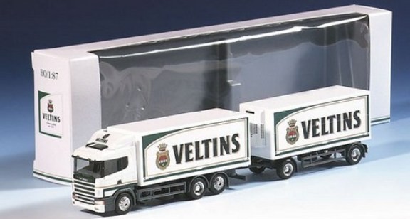 Scania 124 HL case trailer train 3A/2A special box